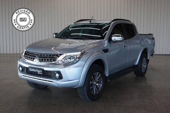 MITSUBISHI L200 TRITON 2.4 16V TURBO DIESEL SPORT HPE-S CD 4P 4X4 AUTOMÁTICO